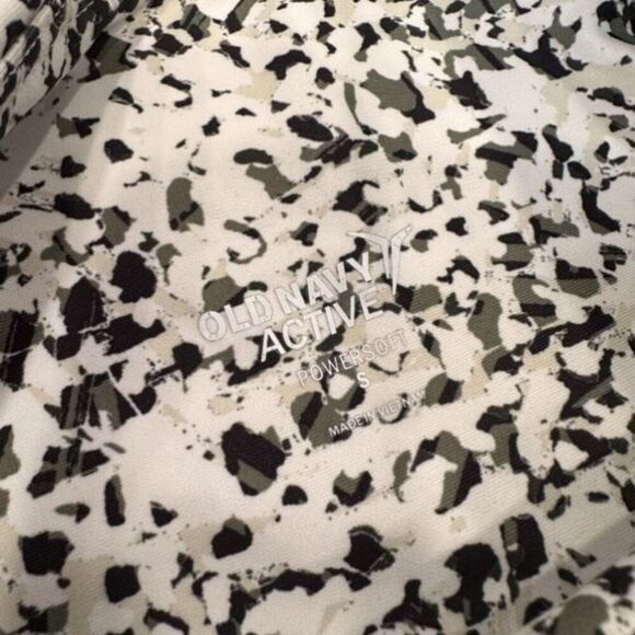 Old Navy Powersoft 8” Biker Shorts Hi Rise Phone Pocket Size Small White & Black - Picture 4 of 9